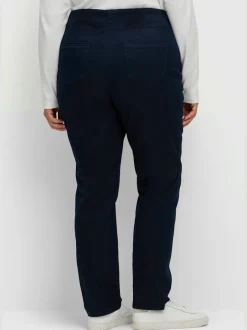 Pantalons confortables avec ceinture élastique et poches.