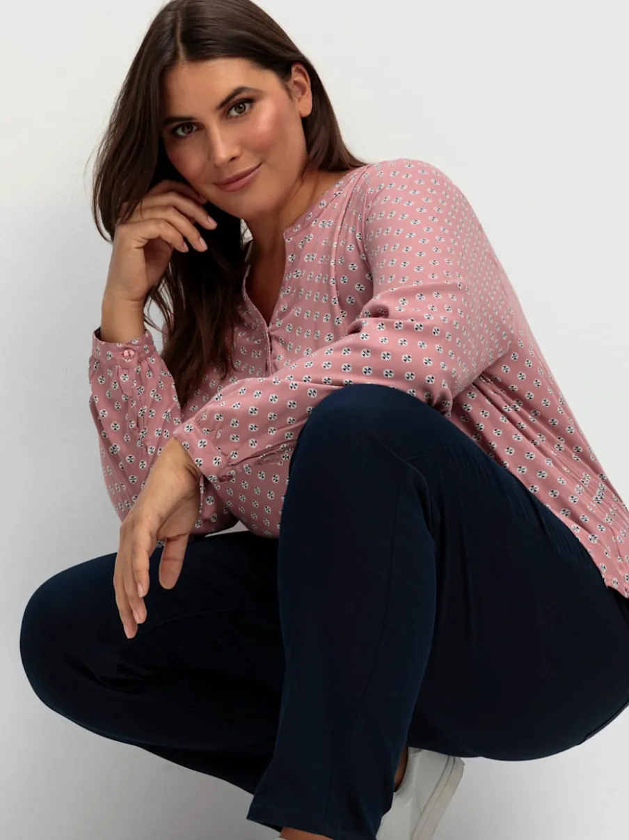 Pantalons confortables avec ceinture élastique et poches.