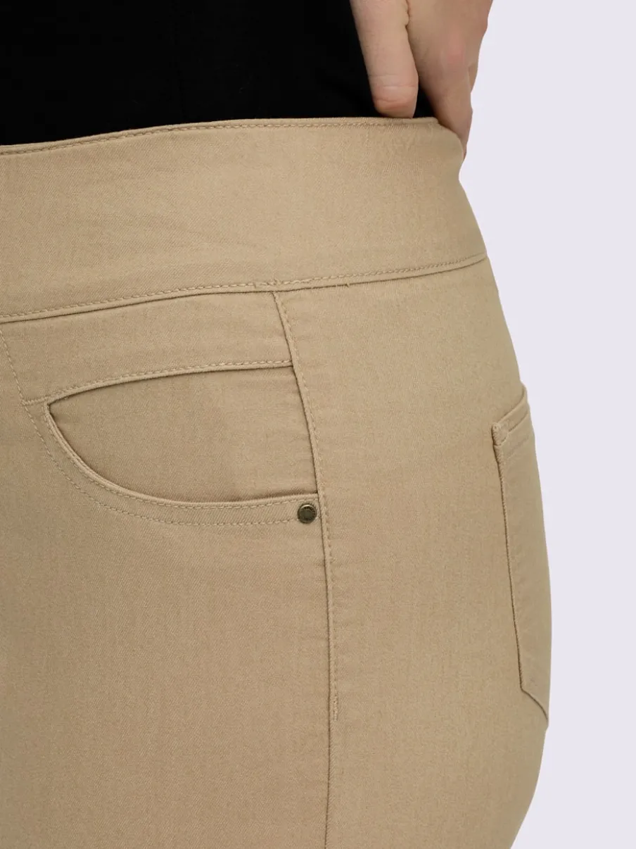 Pantalons confortables avec ceinture élastique et poches.
