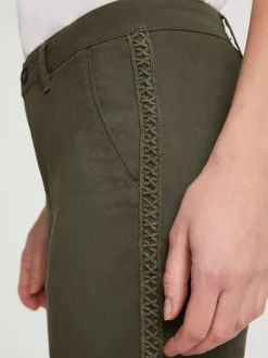 Pantalons droits avec poches et ceinture pratique