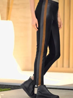 Pantalons en synthétique avec empiècements latéraux souples
