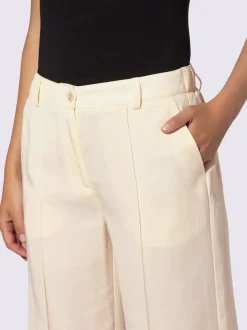 Pantalons larges avec poches latérales et nervures affinantes