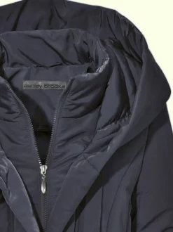 Parka d'extérieur avec col capuche et finition soignée