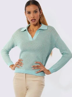 Pull ajouré à col polo et encolure en V