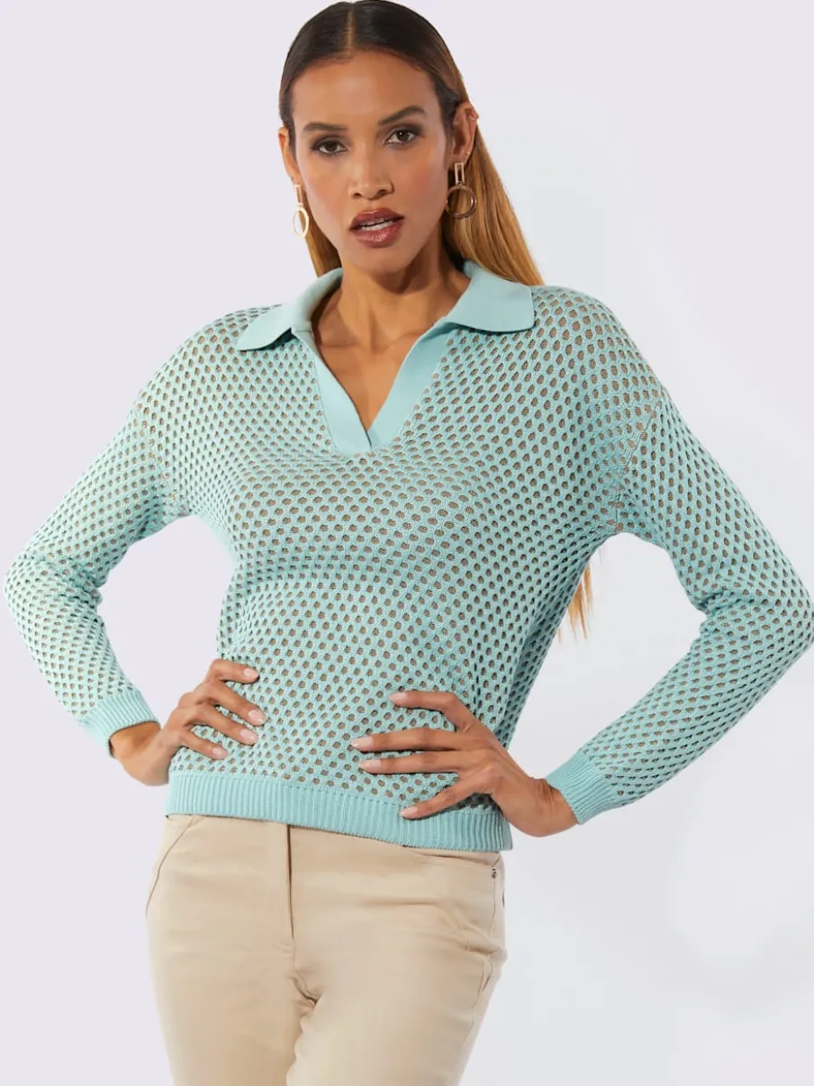 Pull ajouré à col polo et encolure en V