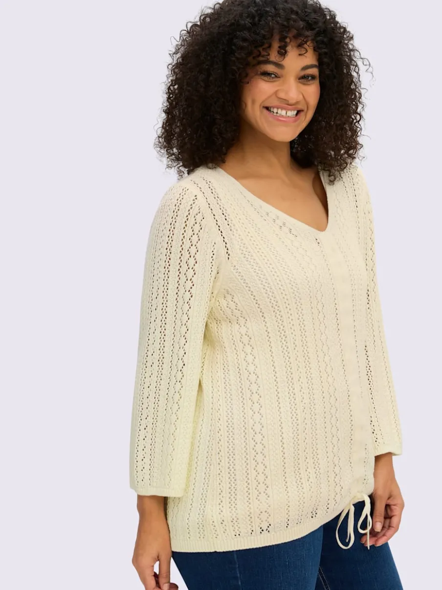 Pull ajouré encolure en v flatteuse