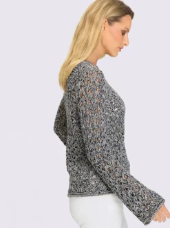 Pull ajouré léger avec motifs et manches longues trompette
