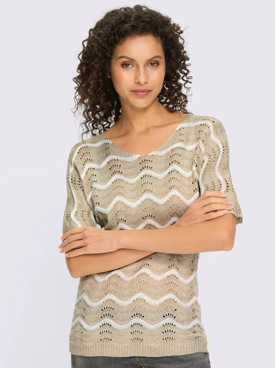 Pull ajouré léger à col en V et manches courtes