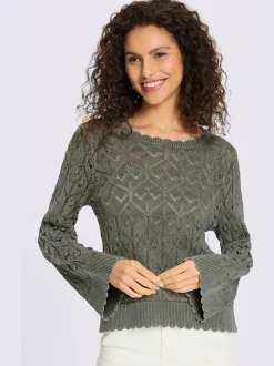 Pull ajouré léger à encolure ronde et manches longues