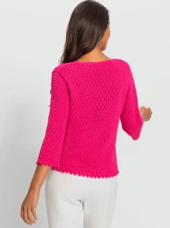 Pull ajouré léger à manches trois quart avec bords ondulés