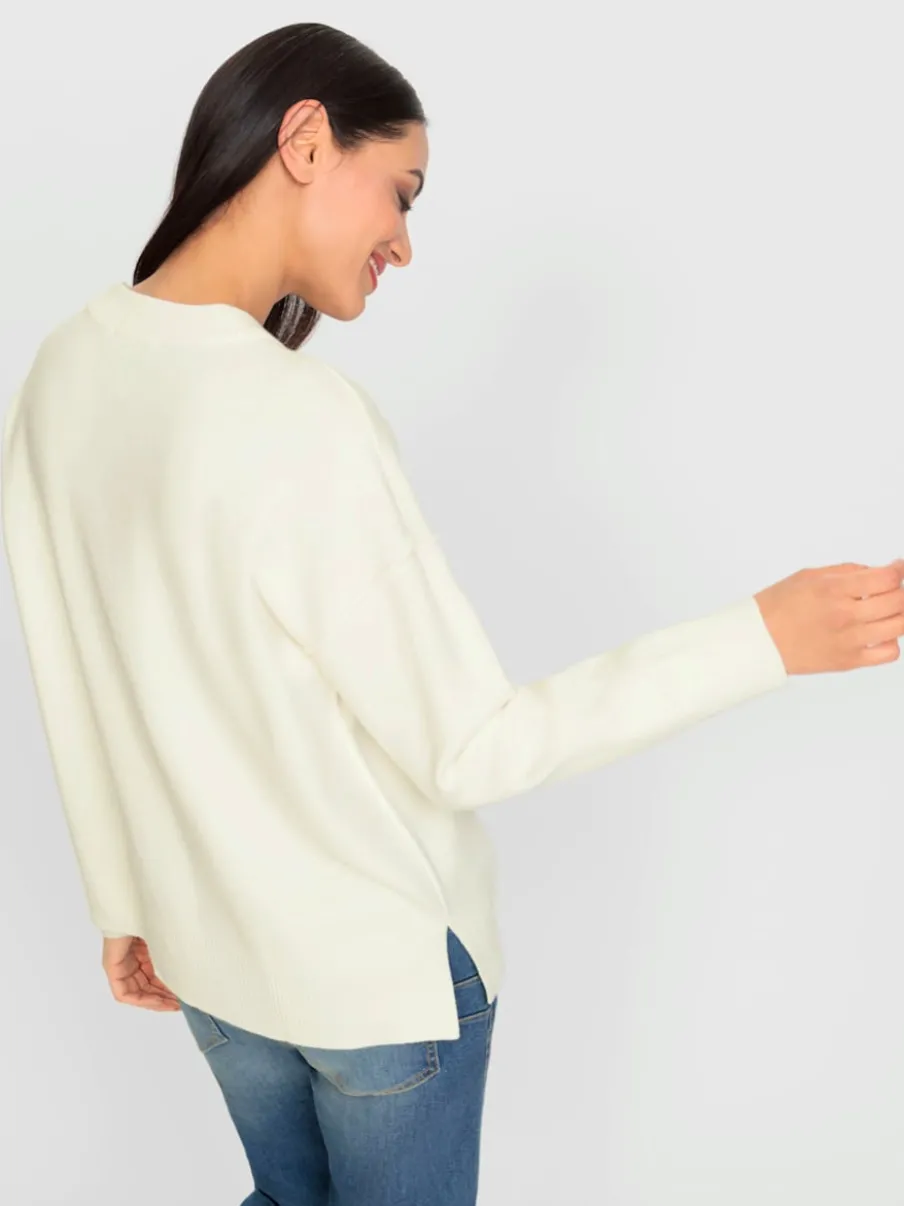 Pull ample encolure ronde avec mancherons et fentes latérales