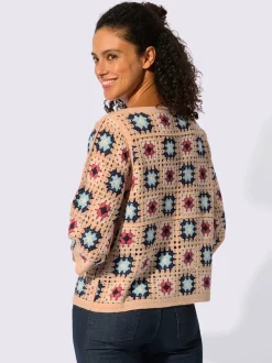 Pull au motif crochet avec col U et manches 3/4 larges