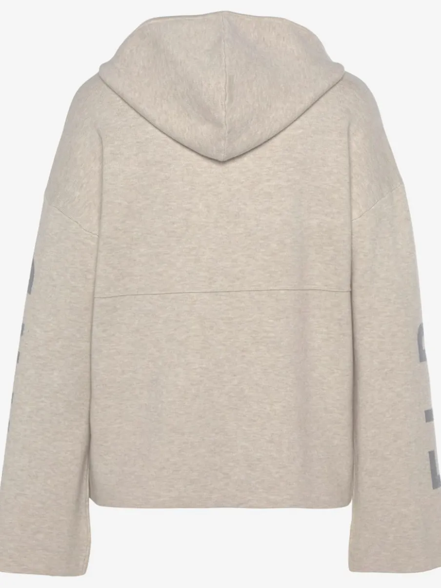 Pull à capuche doux avec logo pour touristes modernes