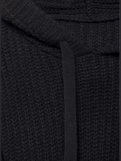 Pull à capuche en grosse maille douce avec larges bords-côtes et capuche à coulisse