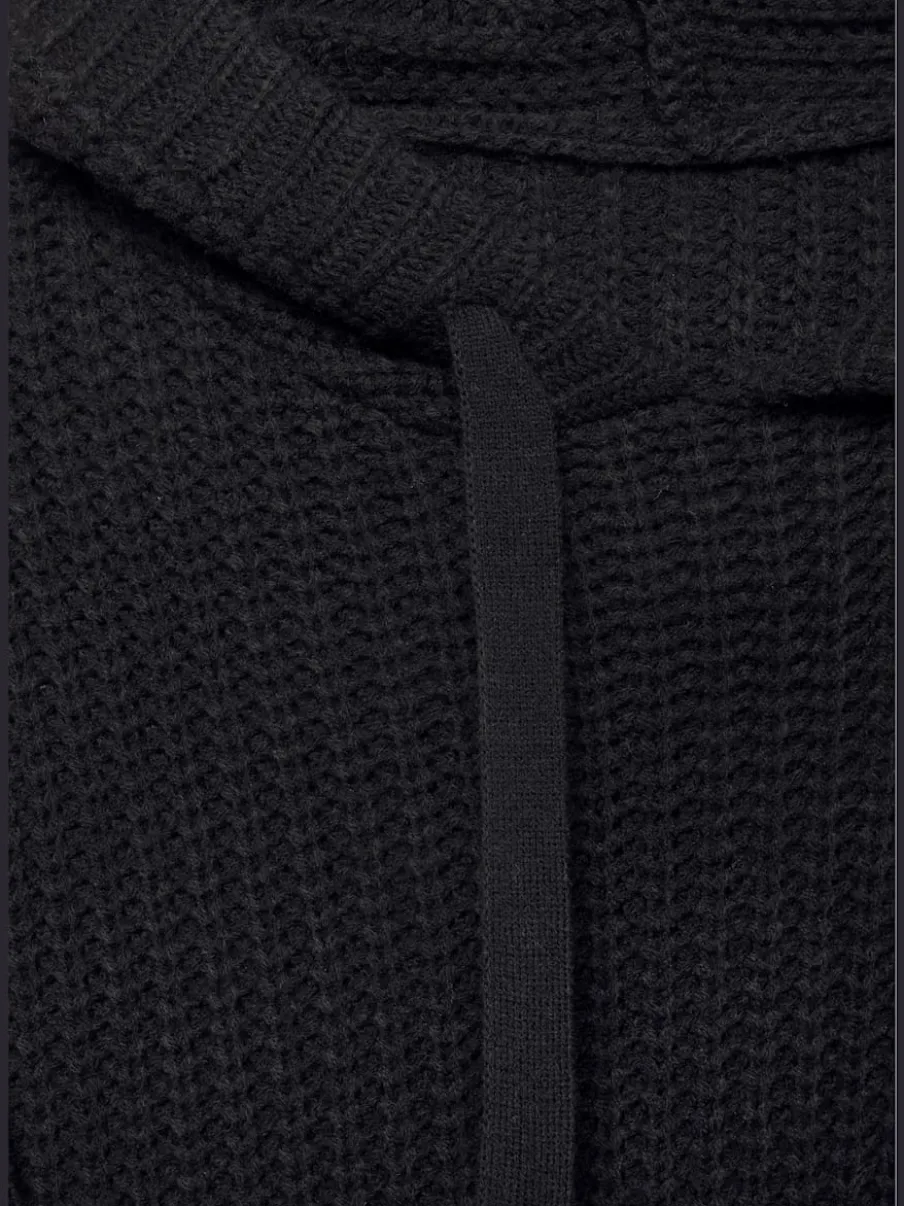Pull à capuche en grosse maille douce avec larges bords-côtes et capuche à coulisse