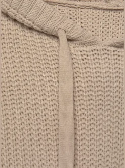 Pull à capuche en grosse maille douce avec larges bords-côtes et capuche à coulisse