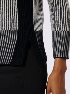 Pull à col rond avec manches longues et motifs rayés