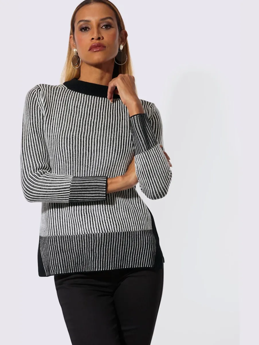 Pull à col rond avec manches longues et motifs rayés