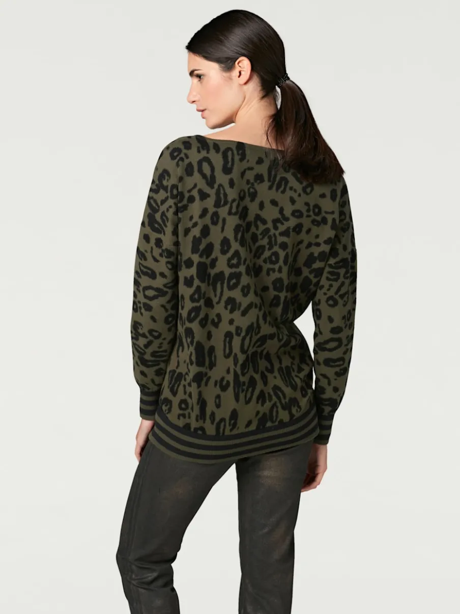 Pull col rond à motifs léopard coupe sportive