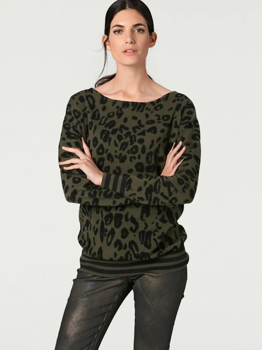 Pull col rond à motifs léopard coupe sportive