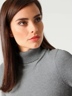 Pull à col roulé en tricot doux manches longues