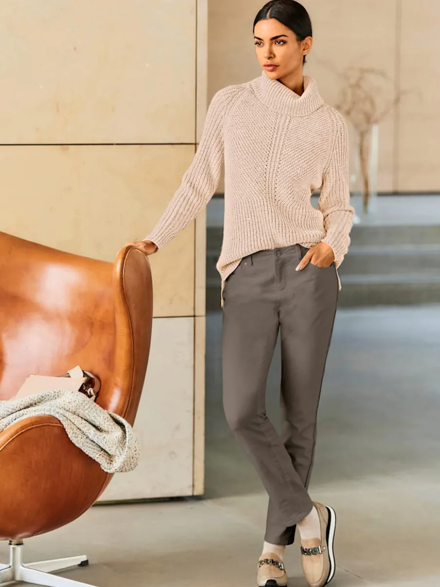 Pull à col roulé manches longues en maille moderne