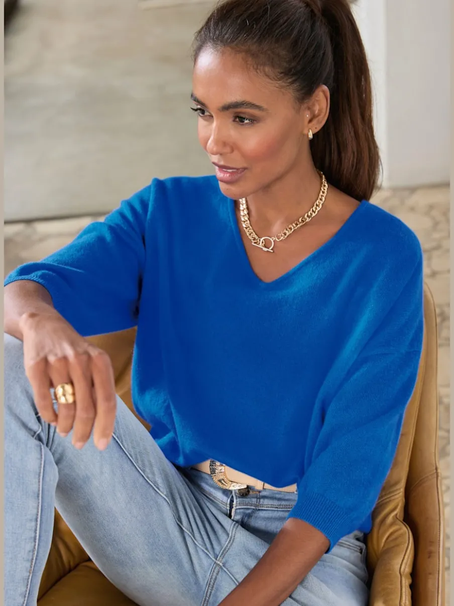 Pull en cachemire à encolure en V et manches 3/4.
