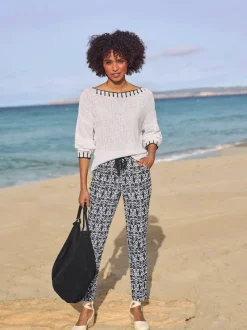 Pull encolure ronde avec coutures contrastées en coton doux