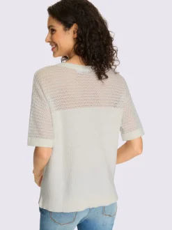 Pull en coton léger col en V avec ajourés.