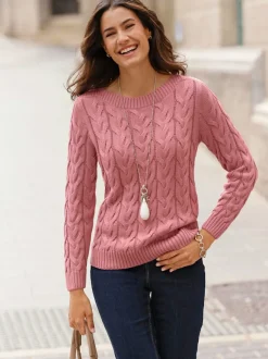 Pull en maille torsadée avec encolure en U côtelée