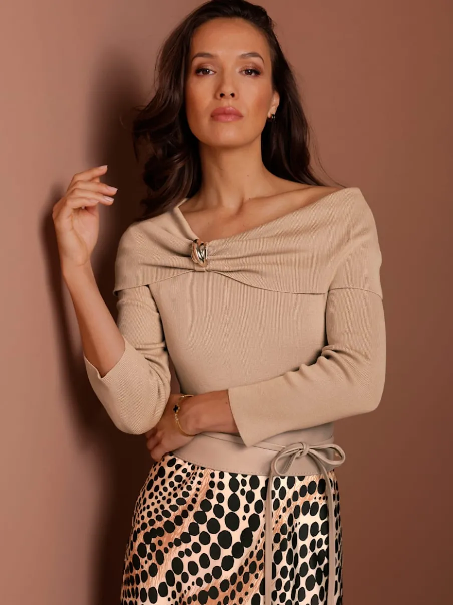 Pull en mélange de soie à encolure Carmen et manches 3/4