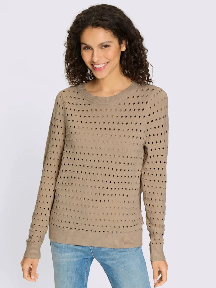 Pull en tricot ajouré avec encolure ronde et manches longues