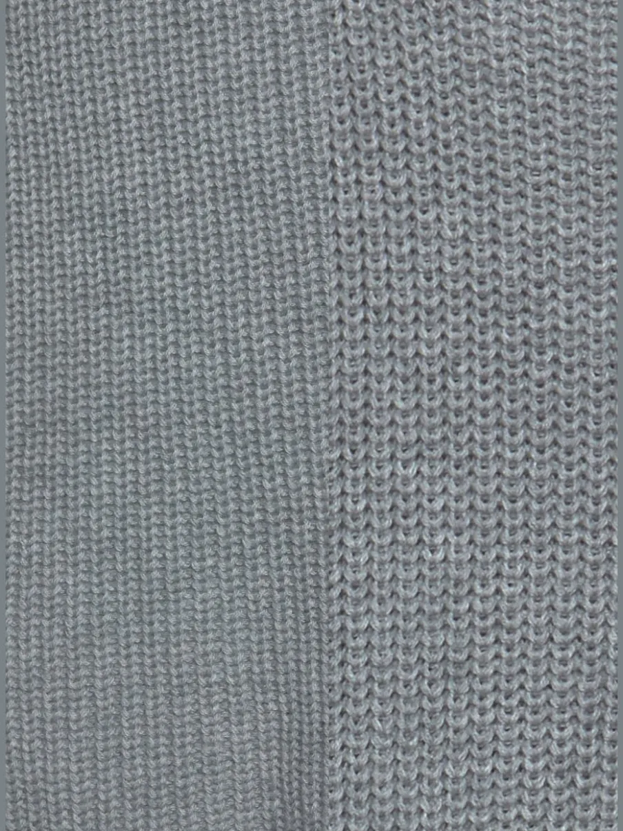 Pull en tricot avec col en U et boutons décoratifs aux épaules