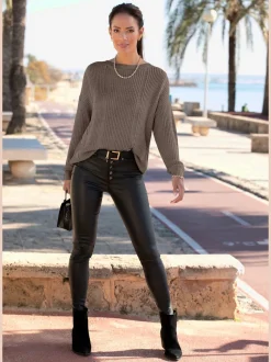 Pull en tricot avec encolure ronde et mancherons