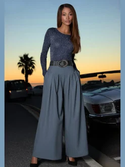 Pull en tricot brillant à encolure ronde avec manches longues