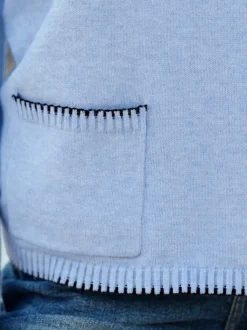 Pull en tricot doux à encolure en V et poches