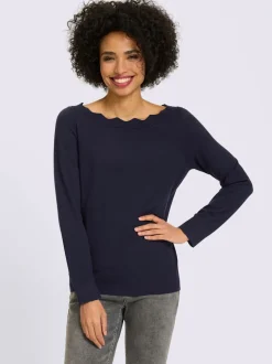 Pull en tricot fin encolure en u féminine