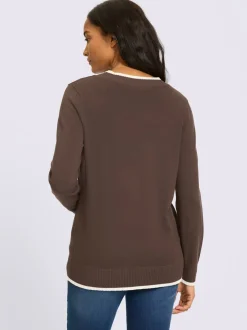 Pull en tricot fin à encolure ronde avec bords-côtes et rayures sportifs