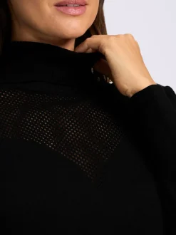 Pull en tricot fin motif ajouré transparent discret