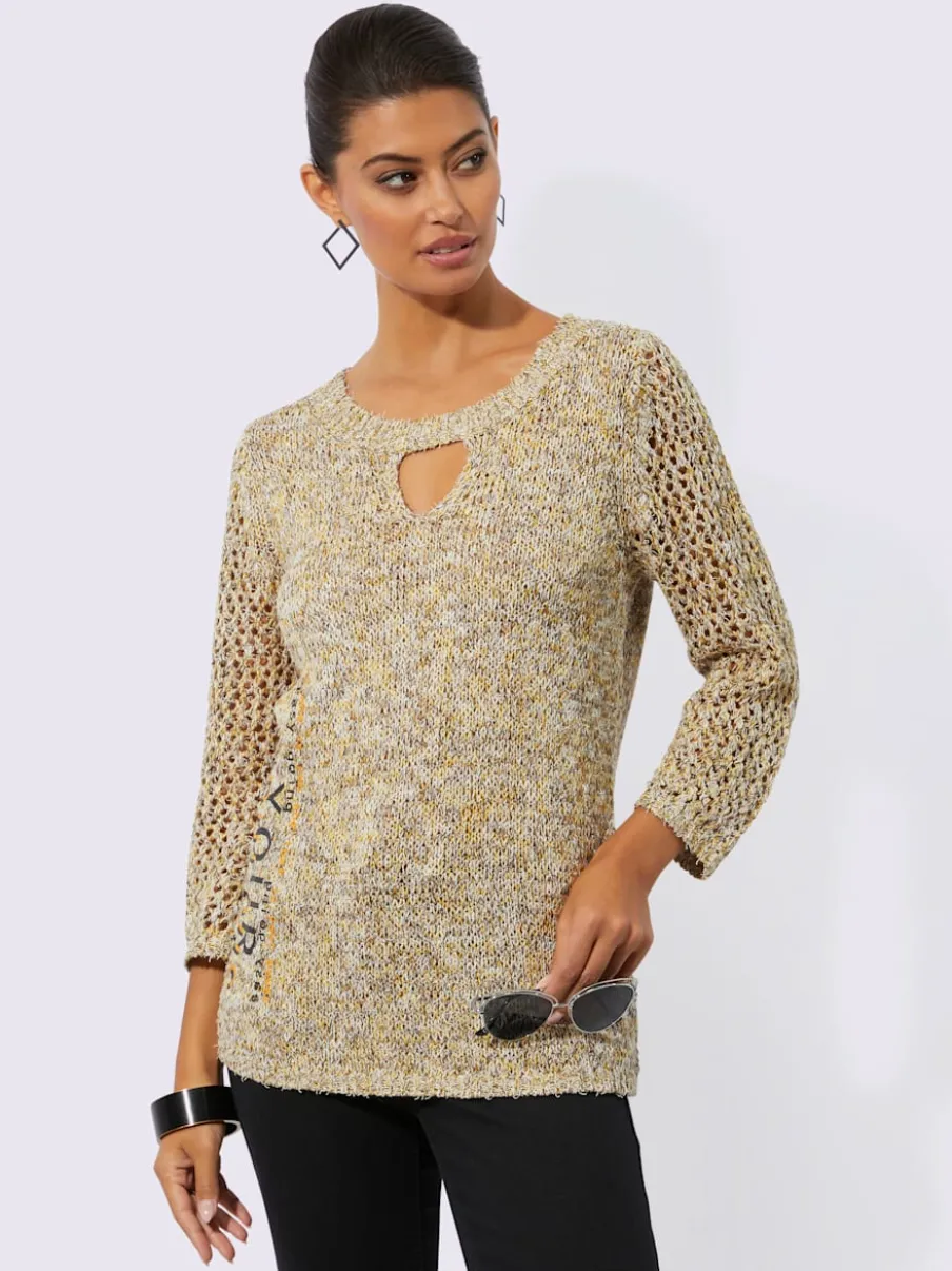 Pull à manches 3/4 avec encolure arrondie asymétrique