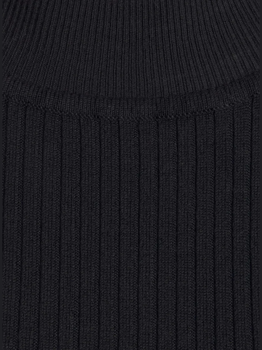 Pull à manches courtes col montant en tricot côtelé