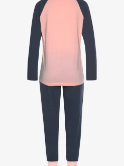 Pyjama au style universitaire