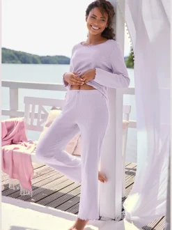 Pyjama avec motif ajouré