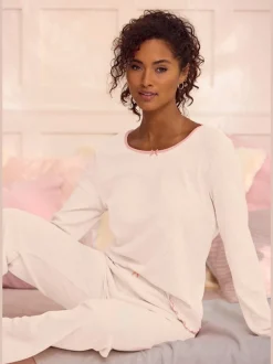 Pyjama avec motif ajouré