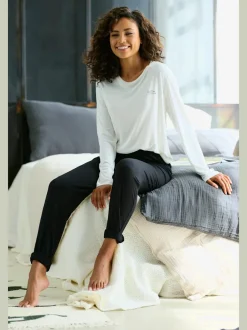 Pyjama t-shirt à manches longues avec encolure ronde
