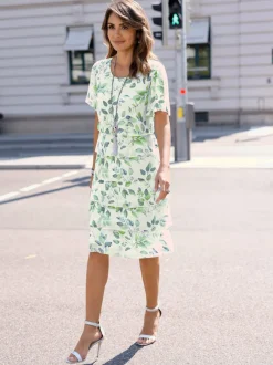Robe avec motif feuilles manches chauve-souris et volants