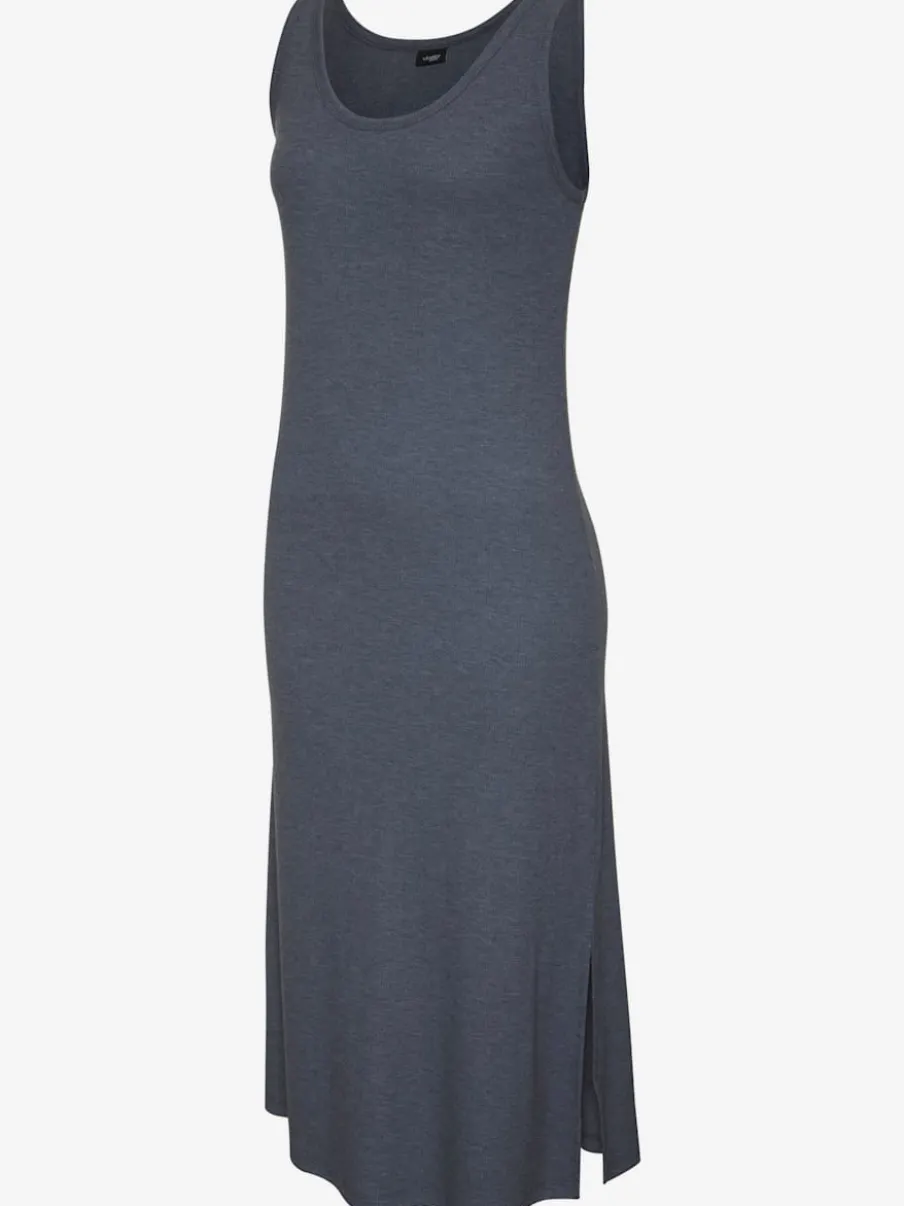 Robe à bretelles en tricot côtelé avec fente élégante
