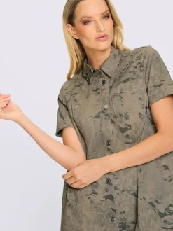 Robe chemise en coton doux avec motif structuré