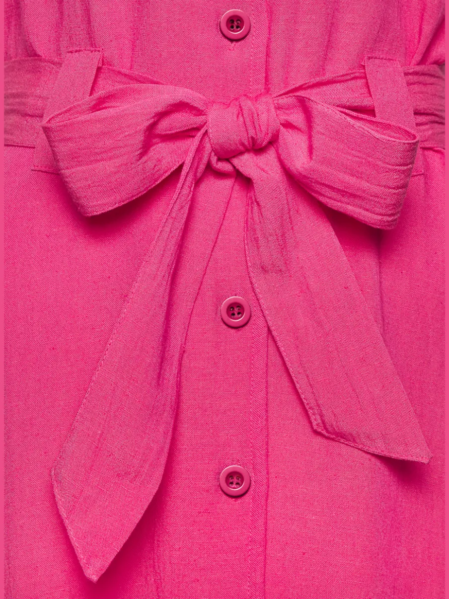 Robe-chemisier avec col tendance et mancherons courts à patte de boutonnage
