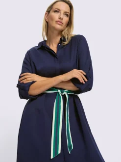 Robe-chemisier en lyocell avec col chemise et ceinture nouée